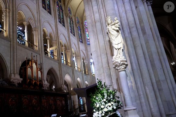 La cathédrale Notre-Dame affiche sa splendeur retrouvée, cinq ans après l'incendie, au coeur de Paris, à l'occasion de sa réouverture, le 7 décembre 2024. Joyau de l’art gothique, lieu de culte et de culture, symbole universel de la France et de son histoire, la cathédrale de Notre-Dame de Paris rouvre ses portes les 7 et 8 décembre, cinq ans après avoir été ravagée par les flammes le 15 avril 2019. 
© Dominique Jacovides / Bestimage