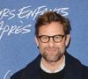 Il admet que l'éducation est souvent difficile, notamment lorsqu'il faut résister aux demandes de son adolescent pour obtenir un smartphone.

Nicolas Mathieu - Avant-première du film "Leurs enfants après eux" au cinéma Mk2 Bibliothèque à Paris le 21 novembre 2024. © Coadic Guirec/Bestimage