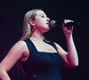 Après le succès phénoménal de sa tournée solo, la jeune chanteuse Héléna entame sa première grande saison des festivals.

Exclusif - Héléna Bailly en concert lors de la 1re édition du "Festival Europe 2" au Casino de Paris.

© Alexandre Fumeron/Bestimage