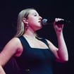 Héléna risque d’être embêtée lors du festival des Solidays à cause d’un trouble qui touche 2 à 3% de la population