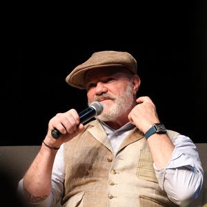l’établissement avait été, pendant quarante ans, une véritable institution locale, avant que le Covid ne fasse tout basculer.

Le chef Philippe Etchebest au 20ème Festival du Livre gourmand au Théâtre de Périgueux, le 15 novembre 2025. ©Jean-Marc LHOMER/Bestimage.