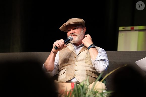 l’établissement avait été, pendant quarante ans, une véritable institution locale, avant que le Covid ne fasse tout basculer.

Le chef Philippe Etchebest au 20ème Festival du Livre gourmand au Théâtre de Périgueux, le 15 novembre 2025. ©Jean-Marc LHOMER/Bestimage.