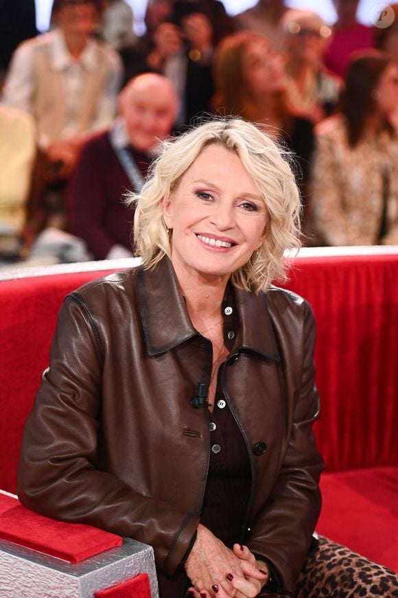 Sophie Davant n’est plus seulement l’animatrice des émissions cultes C’est au programme ou Affaire conclue.

Exclusif - Sophie Davant lors de l'enregistrement de l'émission Vivement Dimanche, au studio Rive gauche, à Paris, France, présentée par M.Drucker, diffusée sur France 3

© Guillaume Gaffiot/Bestimage