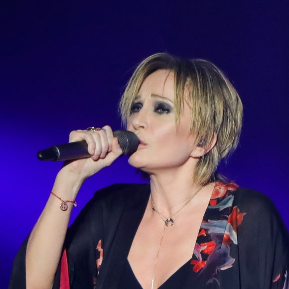 Mais contre toute attente, elle n'avait terminé qu'à la huitième place. Comme Louane, elle n'avait réagi qu'au lendemain de son passage.

Patricia Kaas en concert au Crocus City Hall à Moscou le 13 décembre 2017. (ITAR TASS / BESTIMAGE).