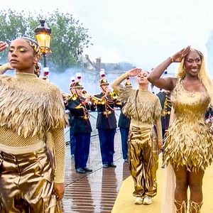 Les pas de danse de la Garde Républicaine resteront dans les annales

Aya Nakamura chante lors de la cérémonie d'ouverture des Jeux Olympiques (JO) de Paris 2024, à Paris, France, le 26 juillet 2024.