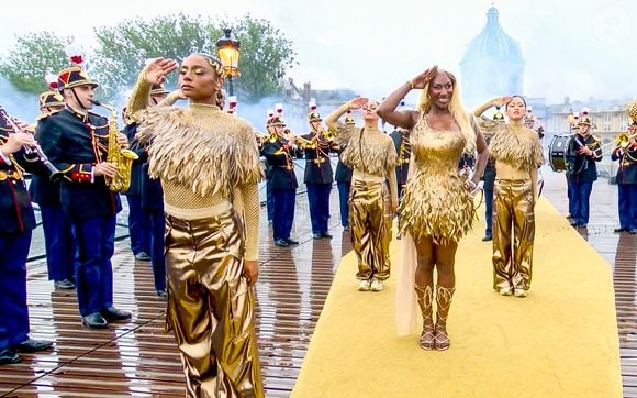 Les pas de danse de la Garde Républicaine resteront dans les annales

Aya Nakamura chante lors de la cérémonie d'ouverture des Jeux Olympiques (JO) de Paris 2024, à Paris, France, le 26 juillet 2024.