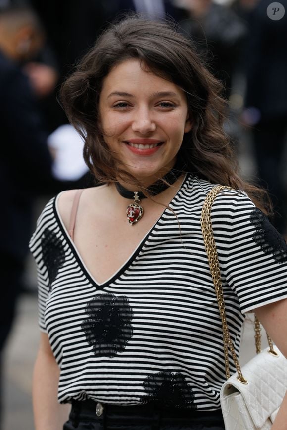 Zoé Adjani - Sorties du 2ème défilé Chanel Haute-Couture Automne-Hiver 2021/22 au musée Galliera à Paris, France, le 6 juillet 2021. © Clovis-Veeren/Bestimage