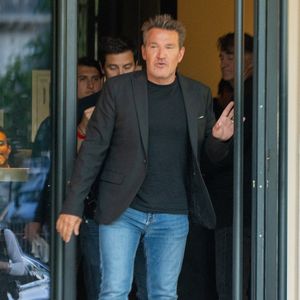 Benjamin Castaldi - Arrivées et sorties de l'enregistrement de l'émission "Laurent Gerra , l’anniversaire évènement, la voix est libre" qui sera diffusée le 7 juin sur France 2 au théâtre Marigny à Paris, France, le 28 avril 2025. © Yehiel Chekroune/Bestimage