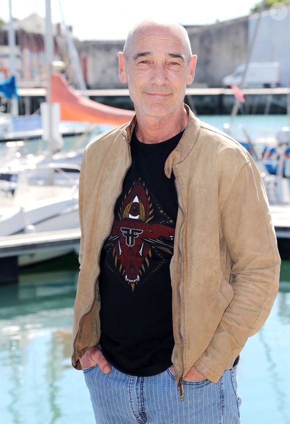 Jean-Marc Barr - Photocall du film en compétition "Rivages" lors de la 26ème Edition du Festival de la Fiction de La Rochelle. Le 13 septembre 2024
© Patrick Bernard / Bestimage