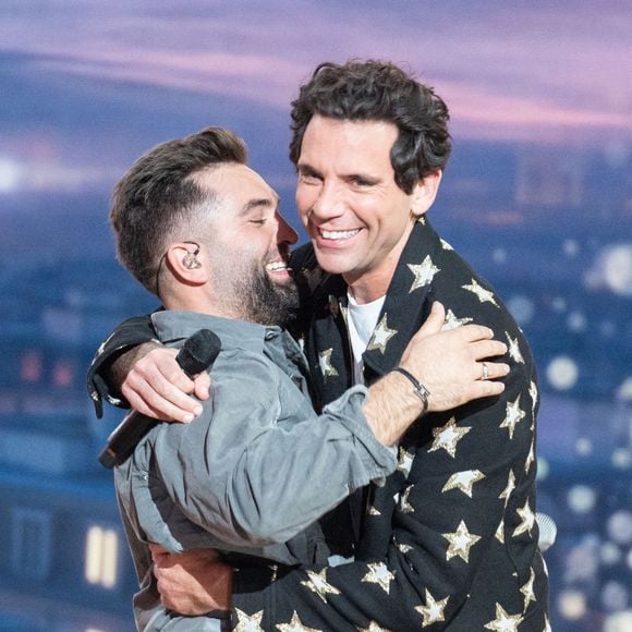 Kendji Girac et Mika lors du Téléthon 2024, à Saint Denis, près de Paris, France, le 30 novembre 2024. Photo par Alexis Jumeau/ABACAPRESS.COM