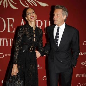 Il est apparu plus épanoui que jamais dans les bras d'Adriana Abascal, femme d'affaires et mannequin mexicaine.

Le prince Emmanuel-Philibert de Savoie et sa compagne Adriana Abascal au photocall de Vanity Fair, à Séville, le 5 mai 2025.

Photo : Cordon / Bestimage