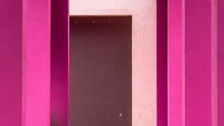 La climatisation n’est pas le seul moyen de lutter contre la chaleur : un architecte mexicain utilise une méthode ultra-insolite et efficace pour rafraîchir les maisons !