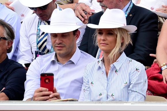Elodie Gossuin et son mari Bertrand Lacherie dans les tribunes lors des internationaux de tennis de Roland Garros à Paris, France, le 4 juin 2019. © Jean-Baptiste Autissier/Panoramic/Bestimage