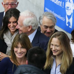 Carla Bruni-Sarkozy et sa demi-soeur Consuelo Remmert - Carla Bruni-Sarkozy assiste au meeting de Nicolas Sarkozy à Boulogne-Billancourt le 25 septembre 2014.
©DOMINIQUE JACOVIDES / BESTIMAGE