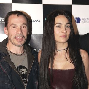 Le chanteur français Florent Pagny et sa femme Azucena assistent au Festival de l'automobile au Grand Palais à Paris, France, le 17 janvier 2006. Photo par Laurent Zabulon/ABACAPRESS.COM.