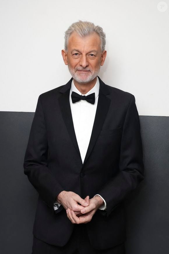 C’est Gilles Verdez, lui qui ne loupe jamais aucune émission normalement.

Exclusif - Gilles Verdez, en backstage de l’émission « TPMP » La dernière sur C8,  présentée par C.Hanouna et diffusée en direct sur C8, Paris, France, le 27 fevrier 2025. © Jack Tribeca / Bestimage