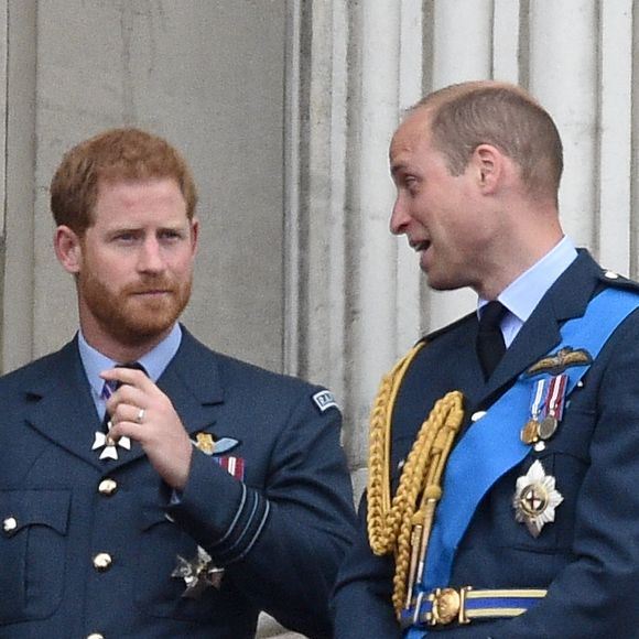 Le prince Harry, duc de Sussex, le prince William, duc de Cambridge - La famille royale d'Angleterre lors de la parade aérienne de la RAF pour le centième anniversaire au palais de Buckingham à Londres. Le 10 juillet 2018.  © Agence / Bestimage