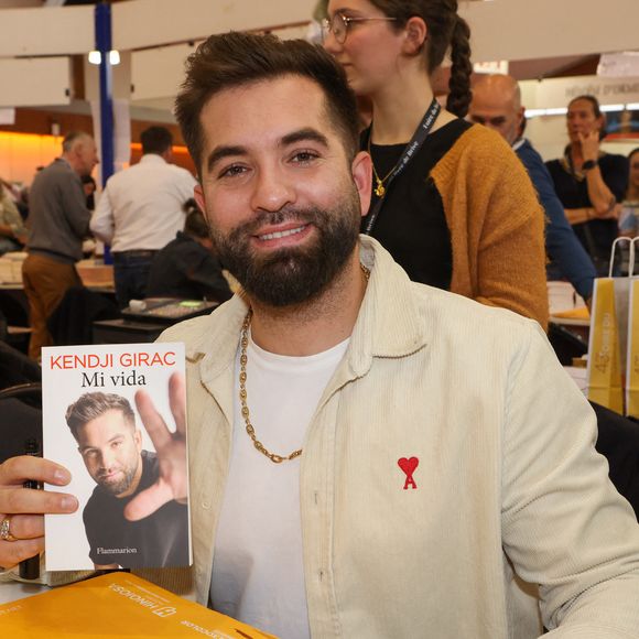 Kendji Girac à la Hall Georges Brassens de Brive-la-Gaillarde pour la 43 ème Foire du Livre de Brive, le 8 novembre 2025. © Jean-Marc Lhomer/Bestimage