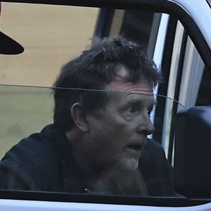 Exclusif - Michael J. Fox a été aperçu en train de quitter le restaurant Nobu à Malibu, aidé pour monter dans sa Jeep à Malibu.
Crédit : Backgrid USA / Bestimage