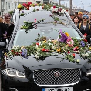 Dans son testament, l'artiste laisse à ses enfants le choix de disperser ses cendres "comme ils l'entendent".

Les funérailles de Sinéad O'Connor, dans le comté de Wicklow.