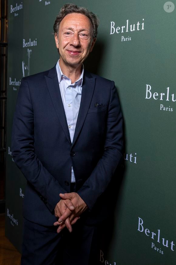 Pour lui, cette aventure est aussi un acte fort en faveur du patrimoine.

Stéphane Bern au Photocall du cocktail "Dolce Far Niente" par Berluti à la Fondation Simone & Cino Del Duca. Paris, le 25 juin 2025. © Olivier Borde/Bestimage