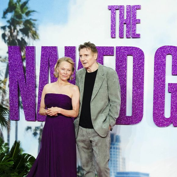 Pamela Anderson und Liam Neeson - Première du film "The Naked Gun" au Cineworld Leicester Square à Londres, le 22 juillet 2025.