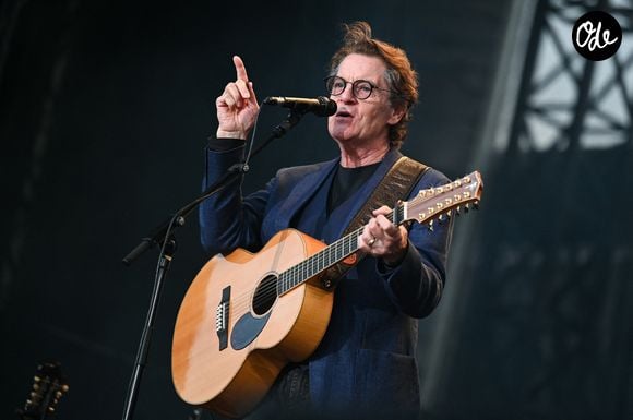 Le chanteur y préside L’association Musique et Culture d'Astaffort

Francis Cabrel sur la scène du festival des Francofolies 2021 à la Rochelle, le 12 juillet 2021. © MPP / Bestimage