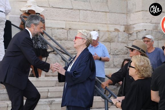 Colette Sauvage (femme de P. Bouvard) avec ses filles Dominique et Nathalie lors des obsèques de Philippe Bouvard en l'église Notre-Dame de Bon Voyage à Cannes, le 31 août 2026.
© Chavaroche-Guignebourg / Bestimage