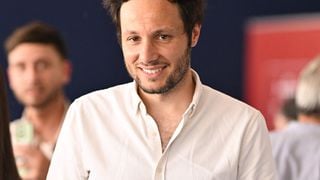 Vianney prêt à s'éloigner un bon moment de sa cabane, il annonce une nouvelle tournée