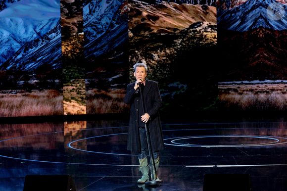 Exclusif - Florent Pagny lors de l'enregistrement de la 2ème partie de soirée de l'émission "La chanson secrète N°14", présentée par N.Aliagas et diffusée le 26 décembre sur TF1, à Paris, France, le 9 décembre 2025. © Jacovides-Moreau/Bestimage
