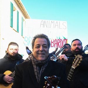 Chico Bouchikhi et Gipsy Kings lors de l'hommage public à Brigitte Bardot au Pré des Pêcheurs, dans le quartier de La Ponche à Saint-Tropez après les funérailles de Brigitte Bardot le 7 janvier 2026 à Saint-Tropez, France. Photo by Florian Poitout/ABACAPRESS.COM
