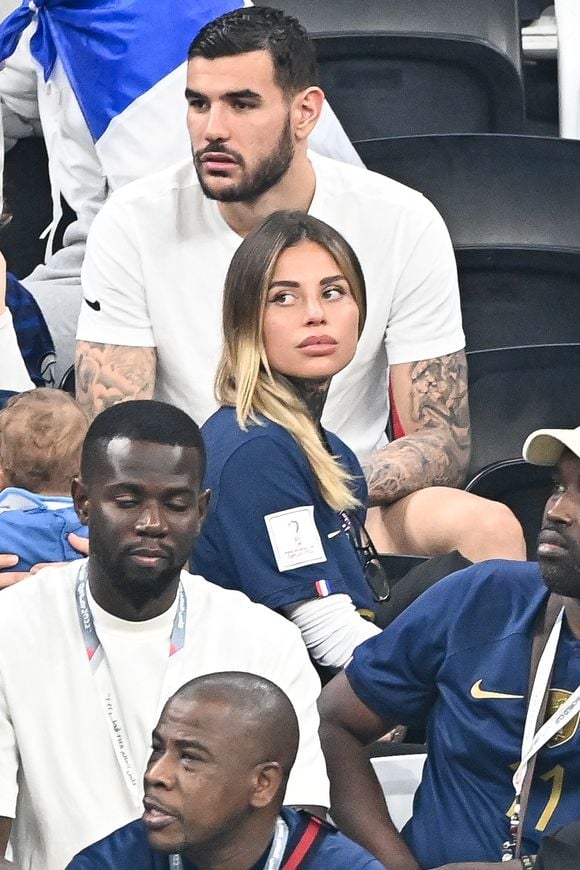 Theo Hernandez et sa compagne Zoe Cristofoli - People et joueurs en famille dans les tribunes lors du match de demi-finale "France - Maroc" lors de la Coupe du Monde 2022 au Qatar (FIFA World Cup Qatar 2022) le 14 décembre 2022.

© Philippe Perusseau / Bestimage