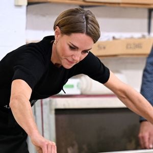 Catherine Kate Middleton, princesse de Galles,  visite Marina Mill, où une petite équipe produit des tissus selon la méthode traditionnelle de sérigraphie, à Cuxton, dans le Kent le 11 septembre 2025.

© Chris J Ratcliffe / Pool / Julien Burton / Bestimage