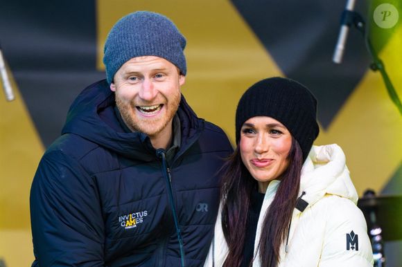 Le prince Harry, duc de Sussex et Meghan Markle, duchesse de Sussex, assistent à un match de basketball en fauteuil lors des "Invictus Games Vancouver Whistler 2025" à Vancouver, le 9 février 2025. Backgrid UK/ Bestimage