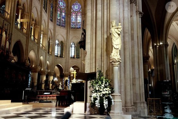 La cathédrale Notre-Dame affiche sa splendeur retrouvée, cinq ans après l'incendie, au coeur de Paris, à l'occasion de sa réouverture, le 7 décembre 2024. Joyau de l’art gothique, lieu de culte et de culture, symbole universel de la France et de son histoire, la cathédrale de Notre-Dame de Paris rouvre ses portes les 7 et 8 décembre, cinq ans après avoir été ravagée par les flammes le 15 avril 2019. 
© Dominique Jacovides / Bestimage