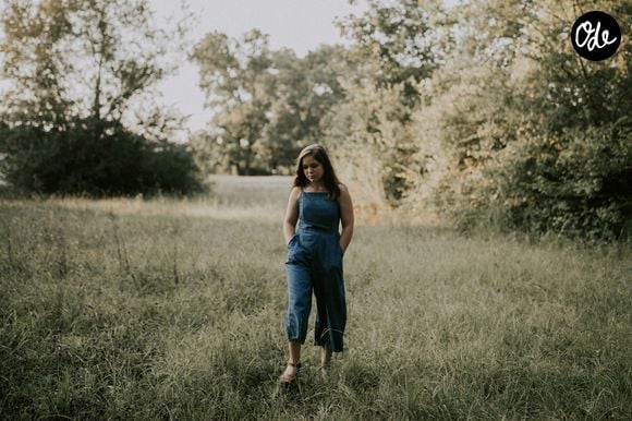 Tendance phare de l'été, la combinaison capri s'impose comme une alternative chic et pratique aux silhouettes classiques.

Photo prise par Hannah Busing / Unsplash