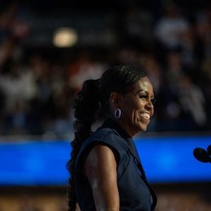 Barack Obama et sa femme Michelle Obama électrisent la foule lors de la Convention démocrate à Chicago, le 28/08/2024 @Backgrid USA / Bestimage