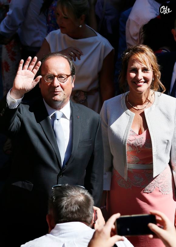 Ségolène Royal et François Hollande - Mariage de Thomas Hollande et de la journaliste Emilie Broussouloux l'église de Meyssac en Corrèze, près de Brive, ville d'Emiie. Le 8 Septembre 2018.
© Patrick Bernard-Guillaume Collet / Bestimage