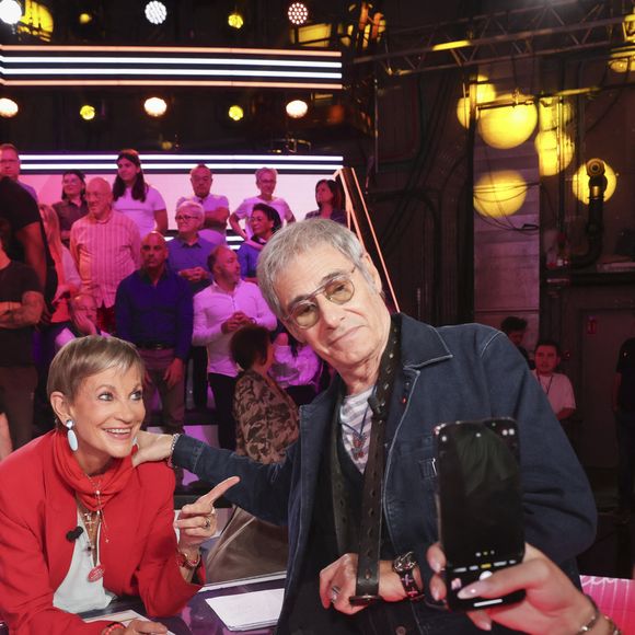Interrogé par "TV Magazine" ce vendredi 9 mai, l'acteur est revenu sur les raisons de son installation à Marrakech

Gérard Lanvin, Isabelle Morini-Bosc, sur le plateau de de l’émission « TPMP » présentée par C.Hanouna et diffusée en direct sur C8, Paris, France, le 22 octobre 2024. © Jack Tribeca / Bestimage