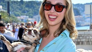 Écartée à cause de l'idylle de sa sœur Carolina, la princesse Maria-Chiara de Bourbon des Deux-Siciles s'affiche à Nice après sa mise au point