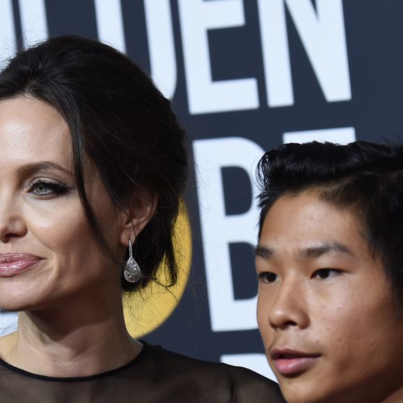 Angelina Jolie et son fils Pax sur le tapis rouge de la 75ème cérémonie des Golden Globe Awards au Beverly Hilton à Los Angeles, le 7 janvier 2018.
© Chris Delmas/Bestimage