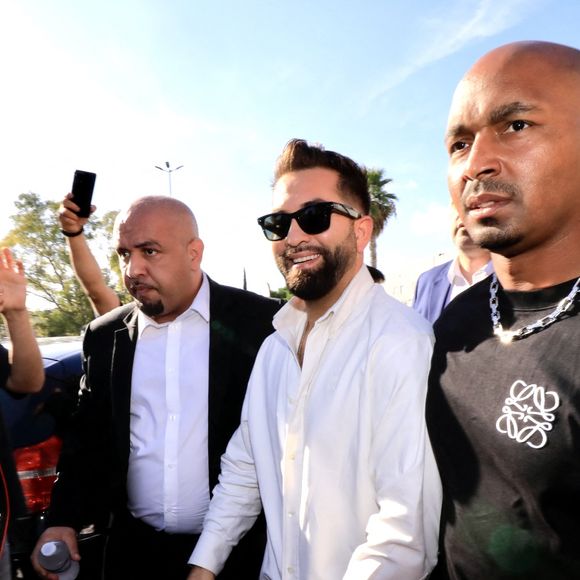 Kendji Girac arrive au centre commercial Carrefour Antibes pour une séance de dédicaces, à Antibes, France, le 2 novembre 2024. © Franz Chavaroche/Bestimage