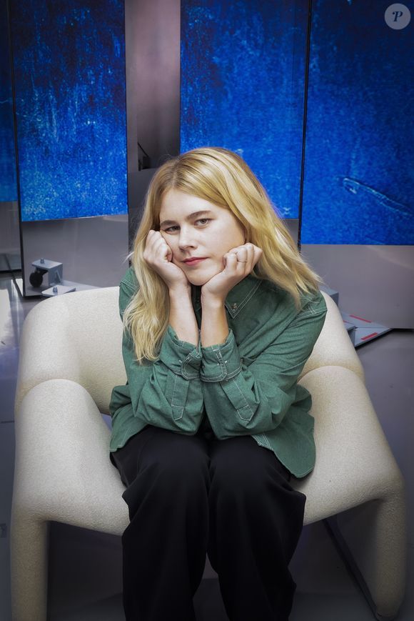 Exclusif -  Zaho de Sagazan sur le plateau de  Clique présenté par M.Achour, et diffusé sur Canal + le  20 octobre 2025, Paris, France, le 14 octobre 2025. © Jack Tribeca / Bestimage