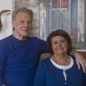 Emporté le 2 mars 2025 par un cancer du poumon à 80 ans, Herbert Léonard a vécu ses derniers jours dans la lucidité, comme l’a confié sa veuve Cléo à "Gala".
Herbert Léonard et sa femme Cléo chez eux à Barbizon.
©JLPPA / Bestimage