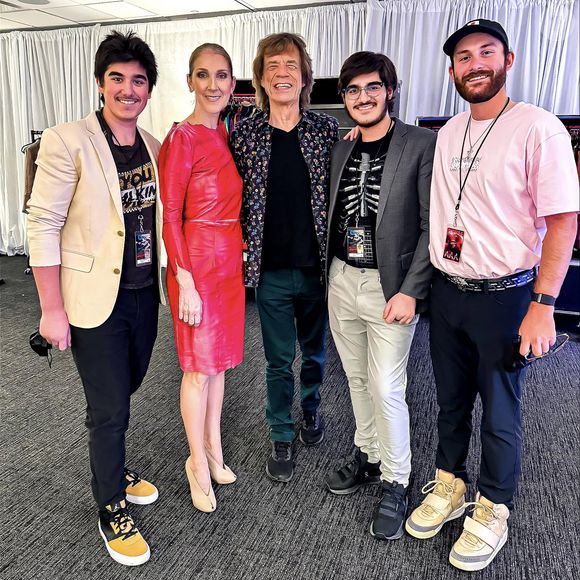 Céline Dion avec ses trois fils après un concert des Rolling Stones. Photo : Facebook/Céline Dion