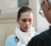 Adeline ne cache pas la difficulté du quotidien, avouant naviguer entre "l'effarement" et une "joie" qu'elle s'efforce de maintenir. Elle utilise son énergie pour débusquer sans cesse des solutions et des pistes afin d'aider son époux à mieux traverser la maladie. 

Adeline Blondieau sort du tribunal de Paris, aux côtés de ses avocats, dont son frère Alexandre, et son amie Caroline Bourg, le premier jour du procès contre Amanda Sthers et Johnny Hallyday pour diffamation, suite à la parution du livre "Dans mes yeux". 

© BestImage