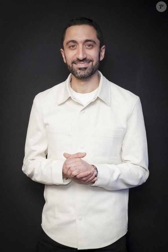 Exclusif - Dr Jimmy Mohamed - Dr Jimmy Mohamed pose en marge de sa venue à Radio J à Paris, France, le 28 février 2023. © Jack Tribeca/Bestimage