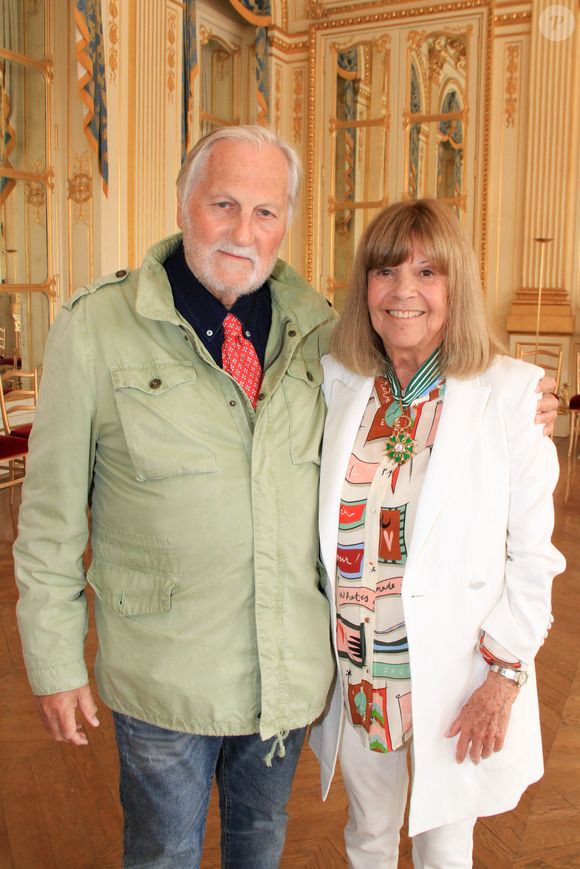 Jean-Jacques Debout et Chantal Goya - Rachida Dati, ministre de la Culture, remet les insignes de Commandeur des Arts et Lettres à Chantal Goya au ministère de la Culture à Paris le 2 juillet 2024.

© Philippe Baldini / Bestimage