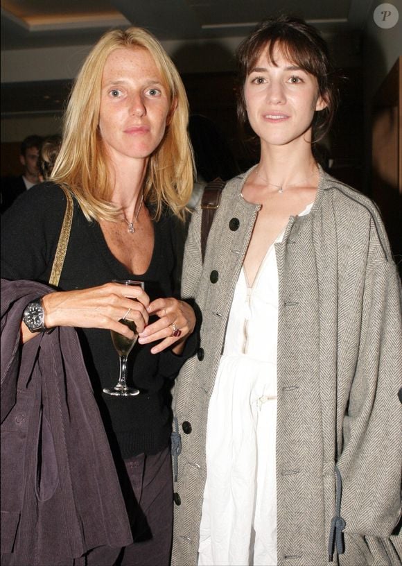 Exclusif - Sandrine Kiberlain et Charlotte Gainsbourg - Soirée au restaurant Flora Danica après la première du film Ils se marièrent et eurent beaucoup d'enfants d'Yvan Attal