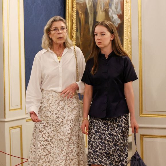 La princesse Caroline et la princesse Alexandra de Hanovre visitent l'exposition « Le mariage du siècle » au Palais princier de Monaco le 17 janvier 2026. Photo de Jean Charles Vinaj/ABACAPRESS.COM